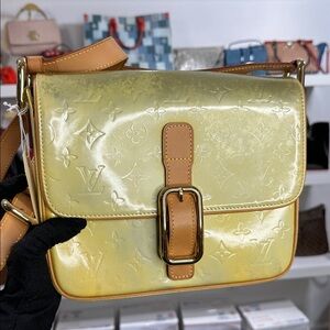 LV VERNIS BAG